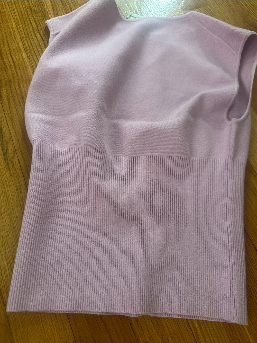 Aritzia Wilfred Golightly Sleeveless Cardigan -
Wonder Yarn. Size XS - Picture 3 of 6